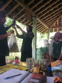 PENIMBANGAN SAMPAH RUTIN PADUKUHAN BATUR